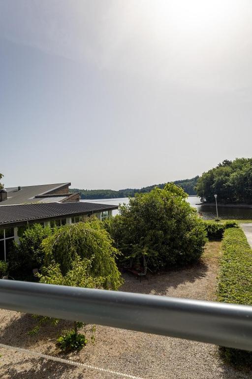 Logis Hotel Du Lac Neuvic  Exteriör bild