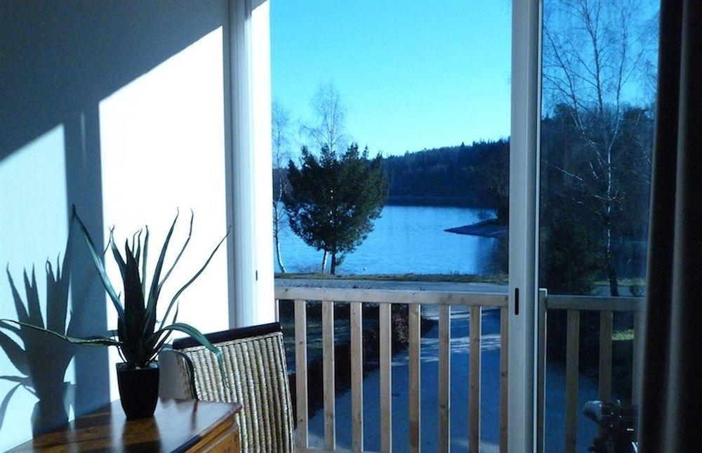 Logis Hotel Du Lac Neuvic  Exteriör bild