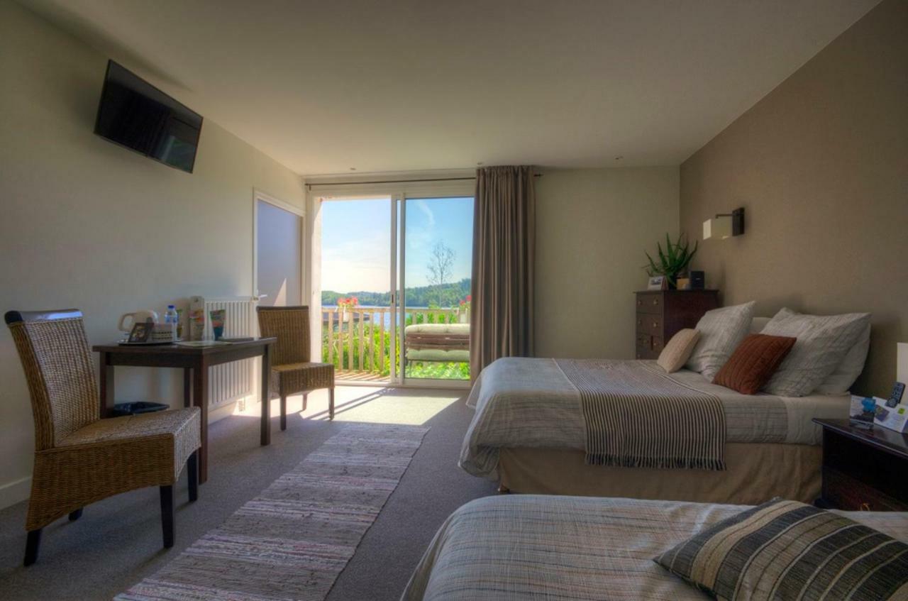 Logis Hotel Du Lac Neuvic  Exteriör bild